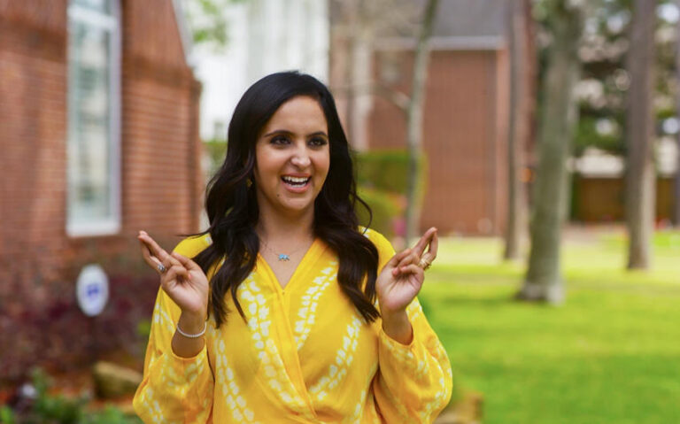 Aparna Shewakramani Husband Facts: Is She Married? Dating Life And Biography Today